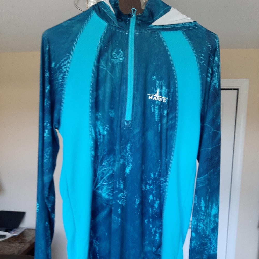 HABIT -  Hooded performance stretch light weight 1/4 zipped jacket for men